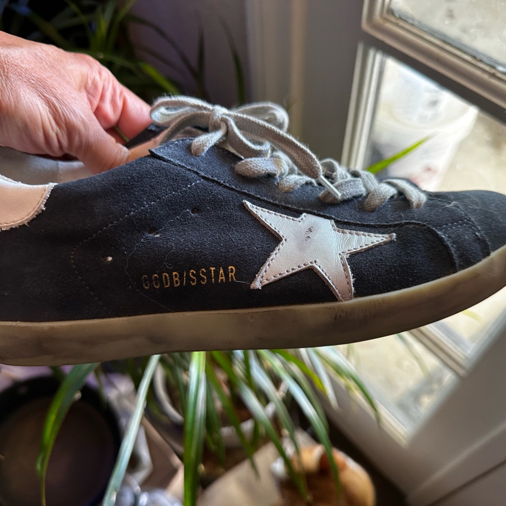 Golden Goose superstars size 38 navy with white star